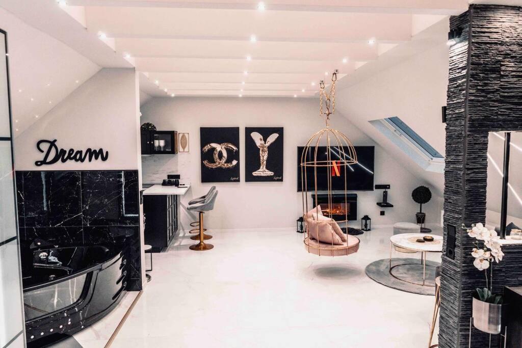 Exquisites Loft Mit Whirlpool Apartment ฮาเกิน ภายนอก รูปภาพ