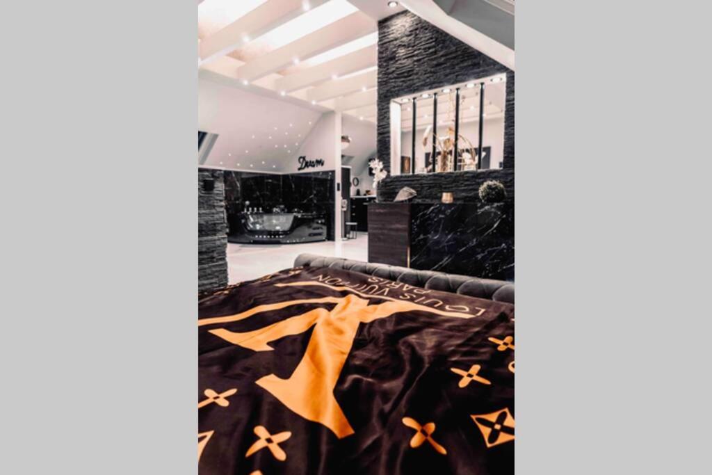 Exquisites Loft Mit Whirlpool Apartment ฮาเกิน ภายนอก รูปภาพ