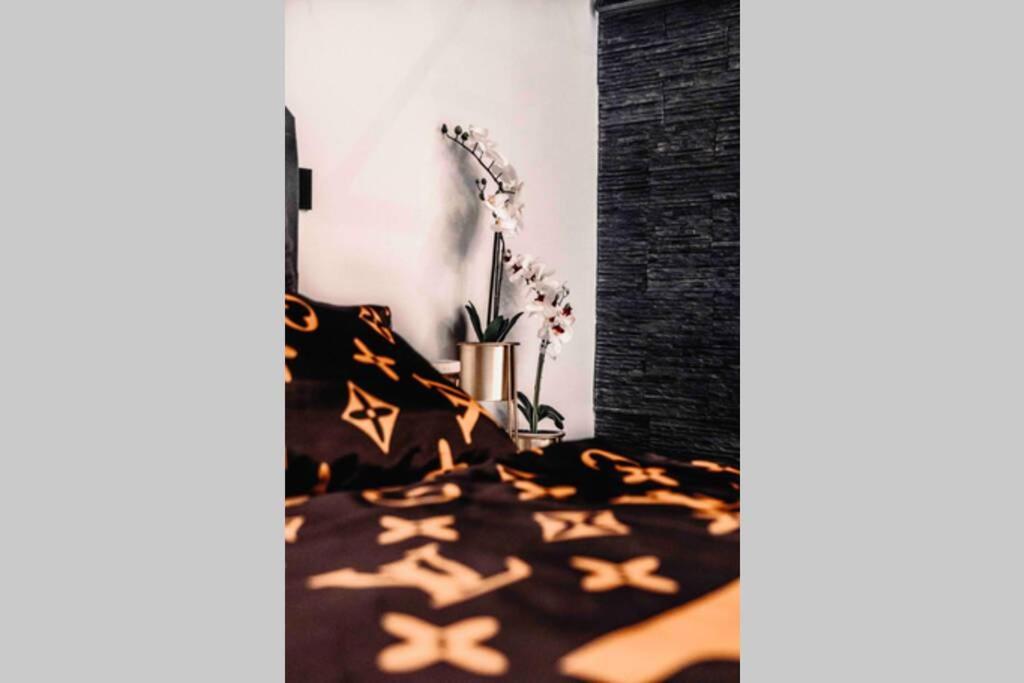 Exquisites Loft Mit Whirlpool Apartment ฮาเกิน ภายนอก รูปภาพ