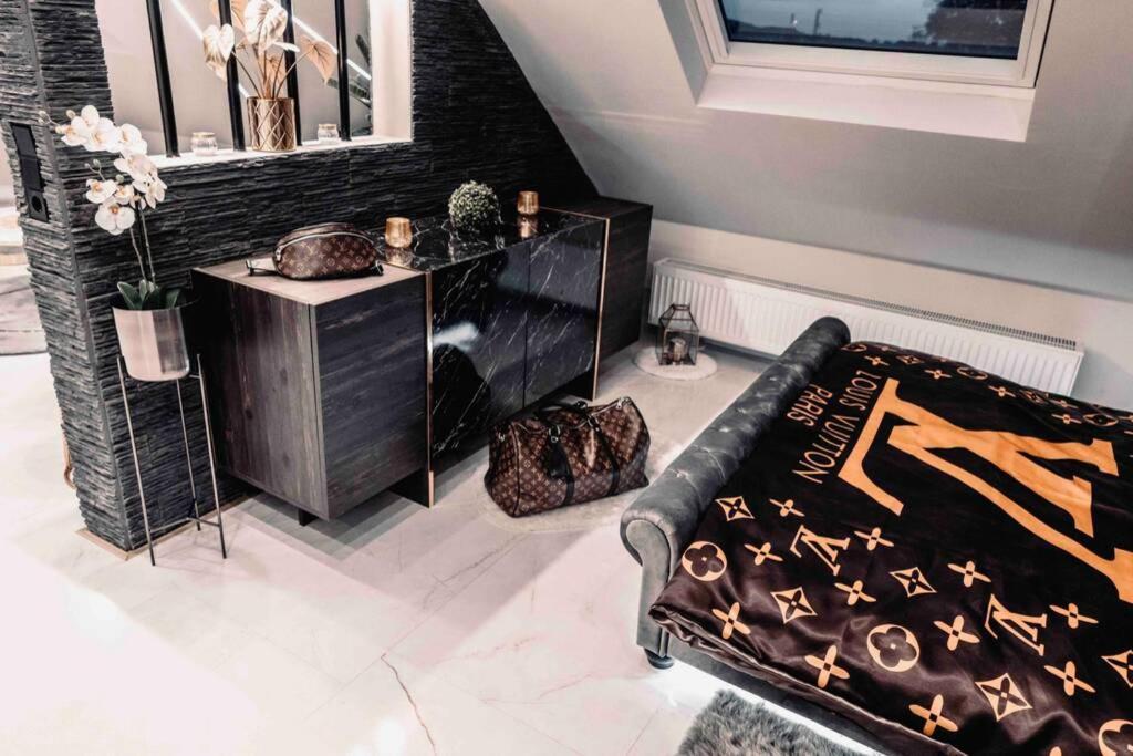 Exquisites Loft Mit Whirlpool Apartment ฮาเกิน ภายนอก รูปภาพ